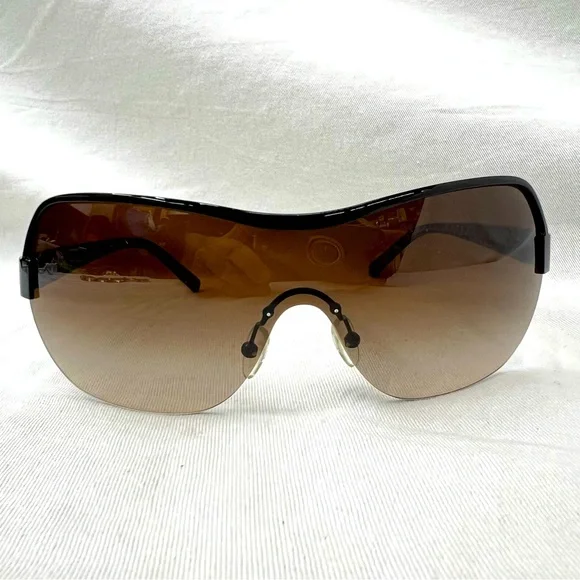 Tory Burch Stylish Black Sunglasses TY 6023 135mm Gradient Lens TY6023 Sunglasses (TY 6023) - Tory Burch Authorized Retailer  main image 2